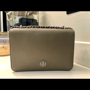 Authentic Tory Burch chained crossbody bag